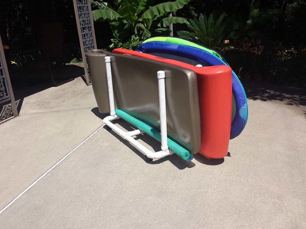 collapsible pool float